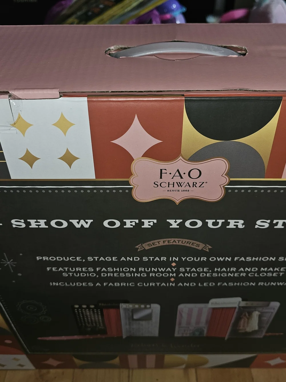 FAO Schwarz Kids Fashion Runway Playset